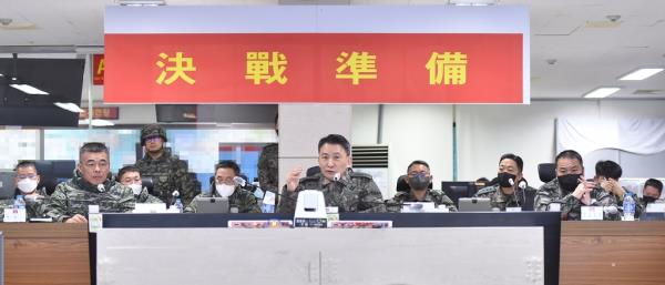 参谋长联席会议主席视察边境岛屿部队，呼吁“压倒性”安全态势