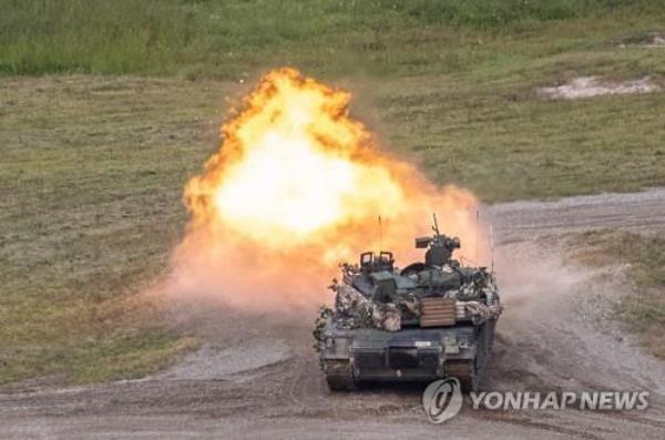 This file photo, taken Aug. 31, 2022, shows the U.S. military's M1A2 tank engaging in a South Korea-U.S. combined live-fire exercise in Rodriguez Live Fire Complex in Pocheon, 41 kilometers north of Seoul. (Yonhap)