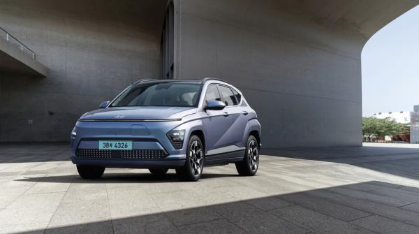 This photo provided by Hyundai Motor shows the Kona Electric compact crossover. (PHOTO NOT FOR SALE) (Yonhap)