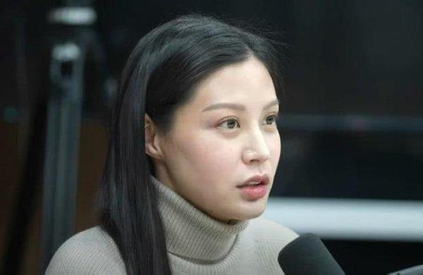 前司法部长的女儿撤销了对学校取消录取的诉讼