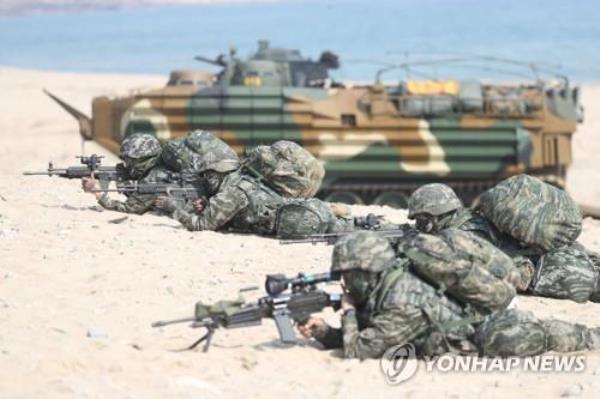 This photo, taken on March 29, 2023, shows troops engaging in the South Korea-U.S. Ssangyong amphibious landing exercise in Pohang, 272 kilometers southeast of Seoul. (Yonhap)