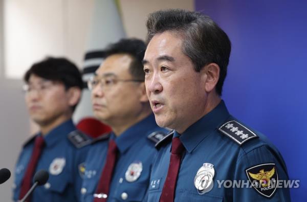 警方将加强巡逻、拦截和搜查，以应对接连发生的持刀伤人事件