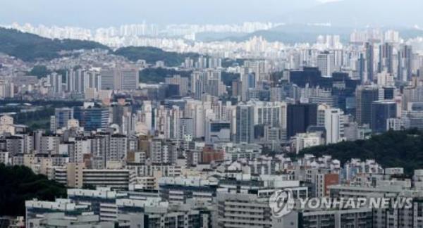 This file photo taken July 23, 2023, shows apartment buildings in Seoul viewed from Mount Nam. (Yonhap) 