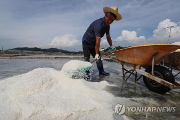 出于对福岛的担忧，韩国开始对盐田进行密集的辐射测试