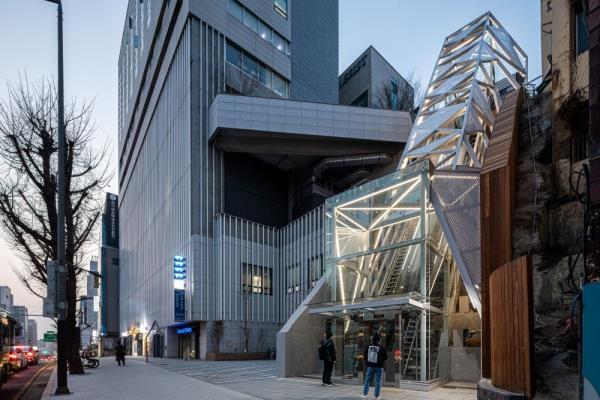 A public elevator built in Ahyeon-dong, Seoul, whose design won the 2023 Public Design Award, is shown in this photo provided by Korea Craft & Design Foundation on Oct. 12, 2023. (Yonhap)