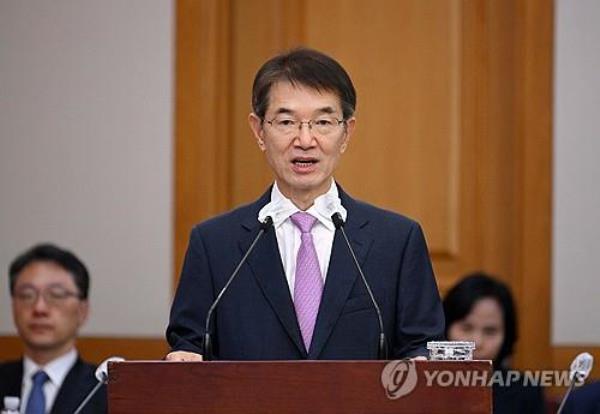 Ahn Chul-sang, acting Chief Justice of the Supreme Court, speaks at a parliamentary inspection session in Seoul on Oct. 10, 2023 (Yonhap)