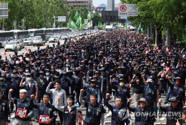 新法令允许警察禁止总统府附近的集会