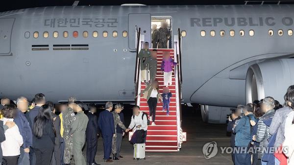 19名韩国人乘坐日本空中加油机离开以色列