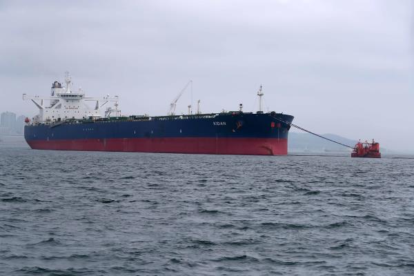 In this photo provided by the Korea Natio<em></em>nal Oil Corp. on Oct. 23, 2023, a vessel of Saudi Aramco carrying crude enters South Korean waters. (PHOTO NOT FOR SALE) (Yonhap)