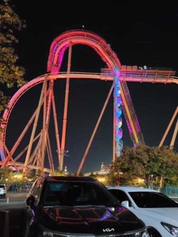 This photo provided by Gyeo<em></em>nggu City Hall on Oct. 29, 2023, shows a roller coaster at a theme park in Gyeonggju, North Gyeo<em></em>ngsang Province, stuck in midair on Oct. 28, 2023, leaving 22 passengers stranded for some 20 minutes. (PHOTO NOT FOR SALE) (Yonhap)