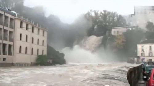 桂林洪水：自然之力的震撼与人类之勇的赞歌