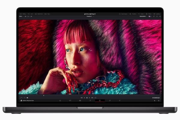 新款MacBook Pro 14 M3拥有明亮的屏幕和良好的网络连接，但为了降低售价，也做了一些妥协