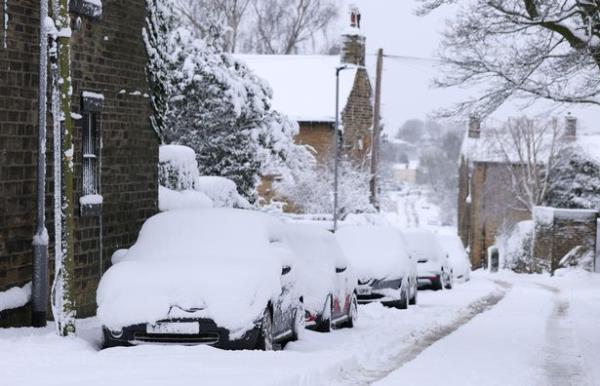 斯堪的纳维亚风暴“可能带来麻烦”，英国“陷入”大雪天气模式