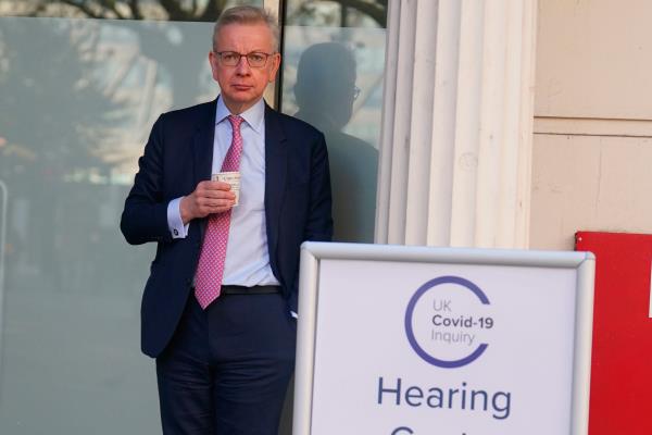 迈克尔·戈夫(Michael Gove)的短信警告英国政府将对大流行的应对措施“后悔”