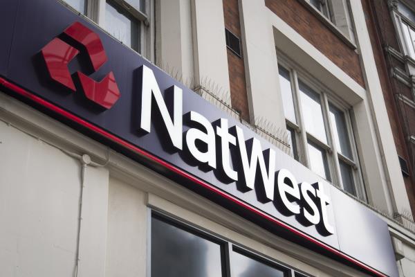 在诈骗者声称EBS与NatWest合作提供6.6%的储蓄后，消费者发出警告