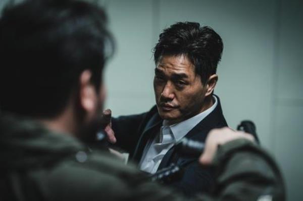 在《治安维持者》(Vigilante)中，柳志泰(Yoo Ji-tae)尝试了一些全新的东西