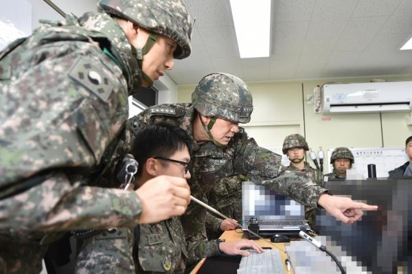 美国参谋长联席会议负责人强调在首尔上空准备好对抗敌方无人机