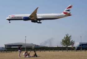 英国航空公司被称为“航班取消之王”，在长周末有900个航班取消